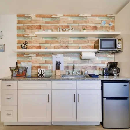 Pet-Friendly Gulfport Home Walkable Location! St. Petersburg Exterior photo