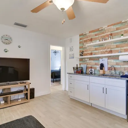 Pet-Friendly Gulfport Home Walkable Location! St. Petersburg Exterior photo