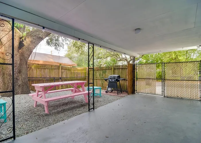 Pet-Friendly Gulfport Home Walkable Location!