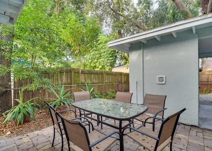 Pet-Friendly Gulfport Home Walkable Location!