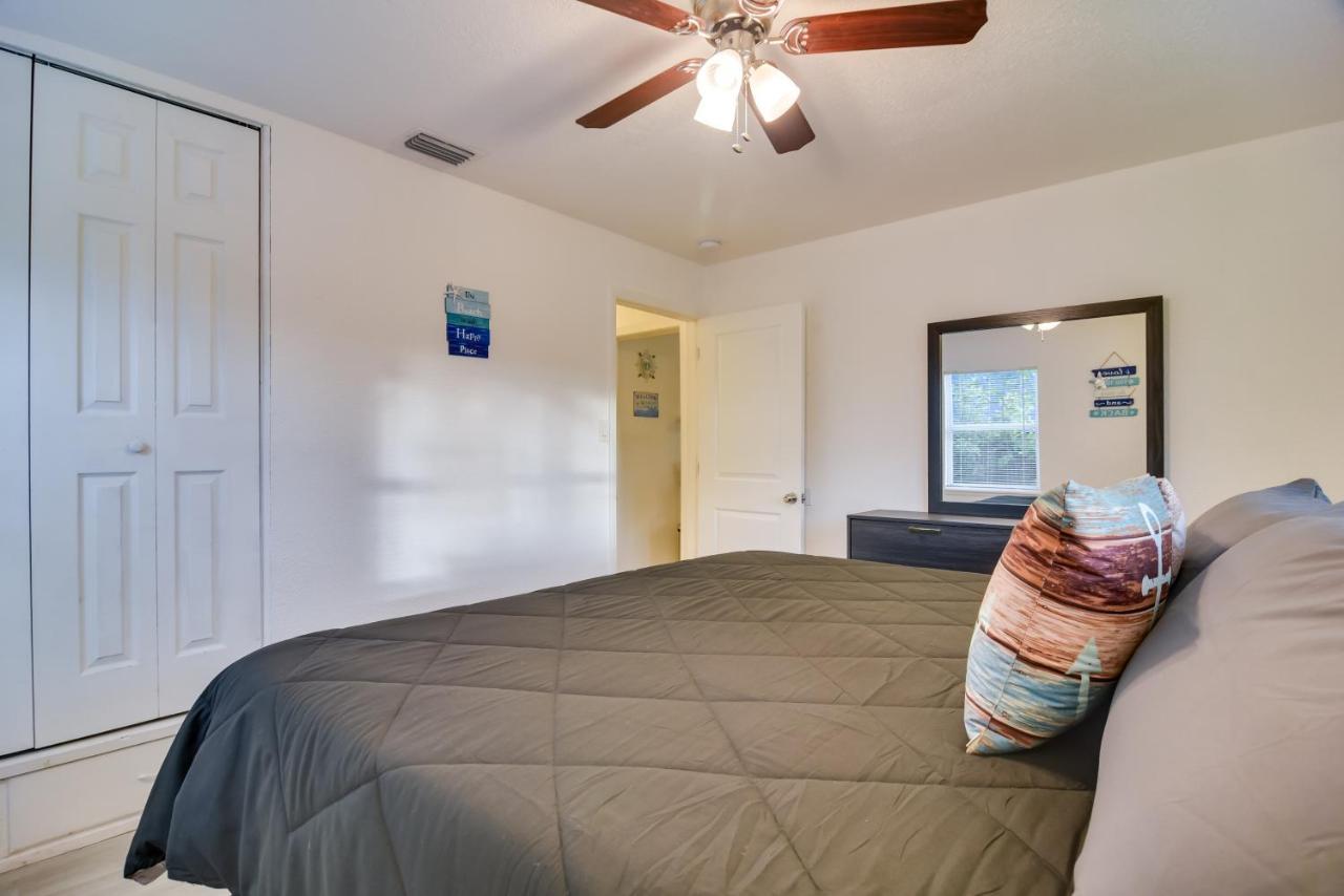 Holiday home Pet-friendly Gulfport Walkable Location!